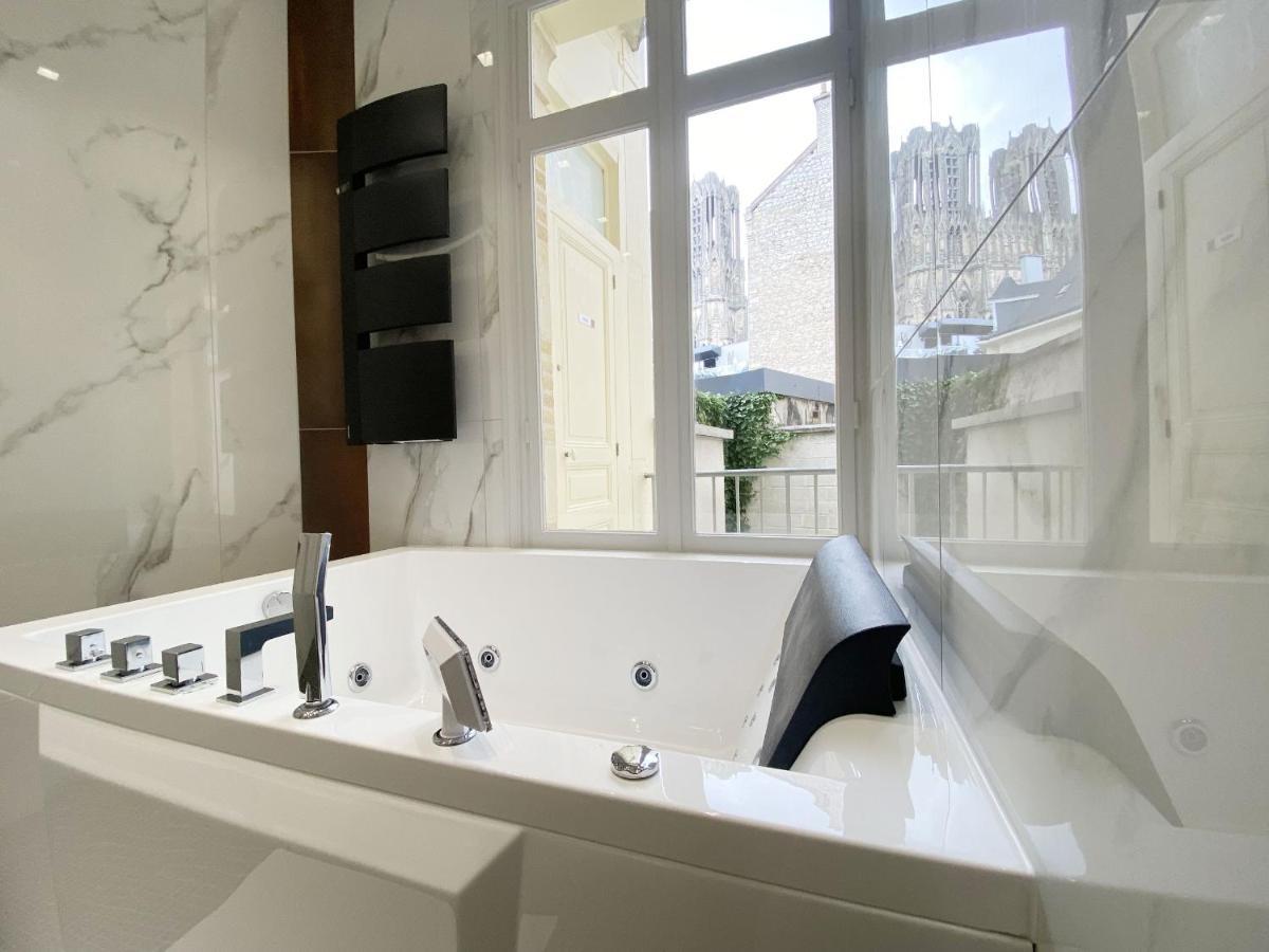 Le Clovis Suites Spa Sauna Реймс Екстер'єр фото